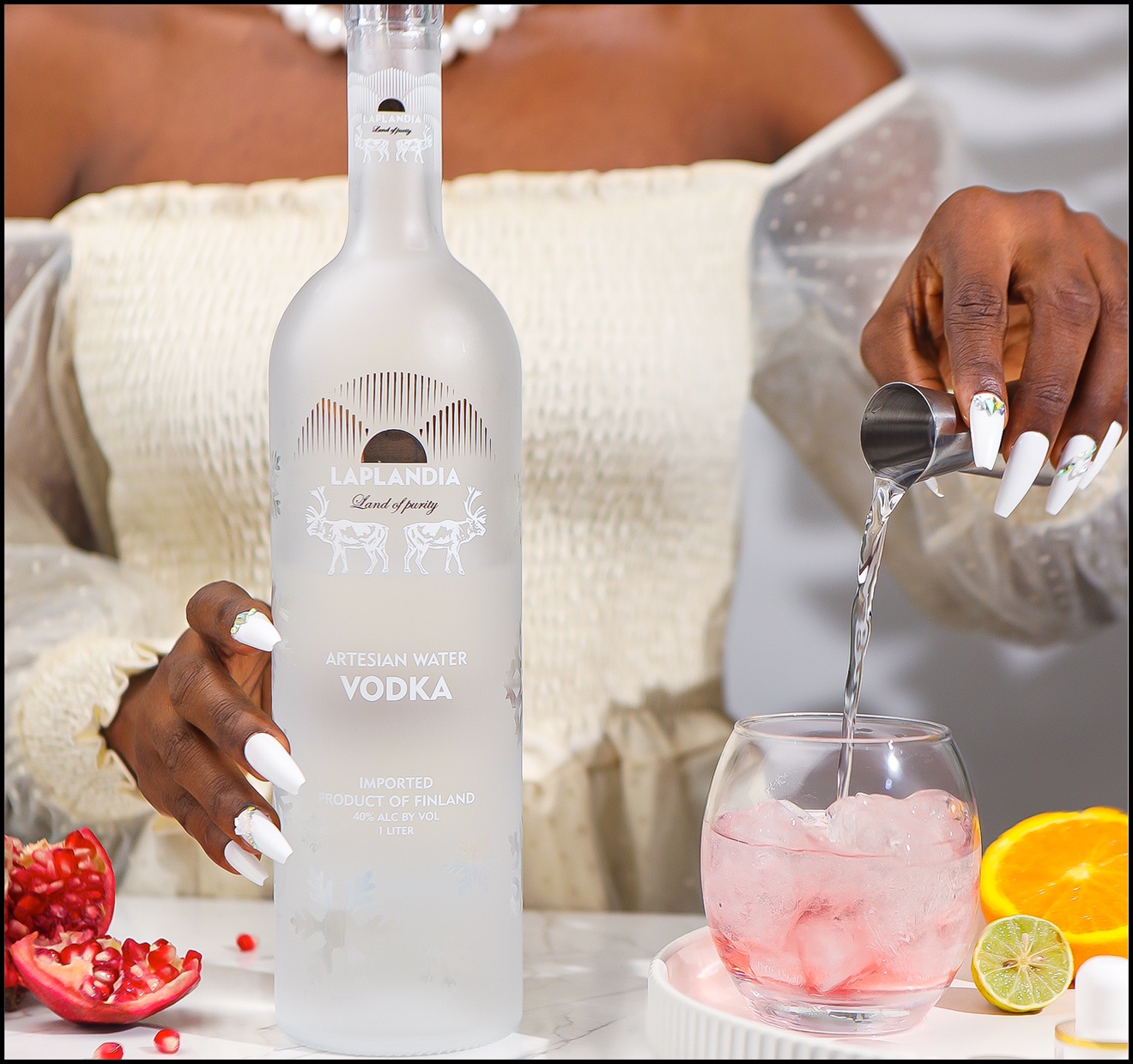 Laplandia vodka being poured over ice